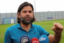 İbrahim Üzülmez: "Ekmek yediği kaba pisleyen biri, Galatasaray'da tutunamadı, saha kenarına tuvaletini yapardı"