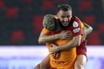 Galatasaray, müthiş ikilisiyle 3 puanı kaptı!