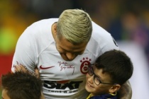 "Ben Beşiktaş'lıyım ama oğlum Mauro Icardi yüzünden Galatasaray'lı oldu"