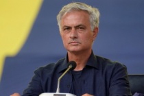 "Galatasaray, Jose Mourinho ile kavga eden yıldız oyuncuyla görüşüyor"