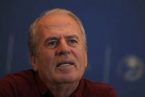 Mustafa Denizli: "Galatasaray'da gerçekten çok başarılı, atom karıncalığını devam ettiriyor"