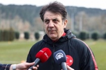 Şenol Ustaömer: "Galatasaray'da böyle oynadığı sürece hiçbir hoca yedek kulübesinde oturtmaz"