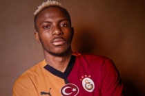 Osimhen'den Omeruo'ya jet cevap! "O bir aslan, nasıl futbol oynayacağını biliyor"