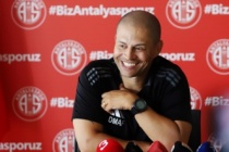 Alex de Souza: "Çocukluğundan beri tanıyorum, Galatasaray'da çok başarılı olacağını biz çoktan biliyorduk"