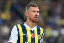 Edin Dzeko'dan Galatasaraylı çocuğa tepki çeken davranış!