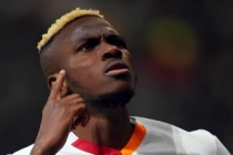 Victor Osimhen için Galatasaray taraftarlarını rahatlatan açıklama geldi! "Resmi olarak yollarını ayırdı"