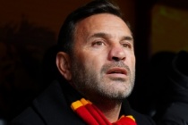 Okan Buruk: "Galatasaray'dan başka yerde oynamak isteyebilir, görüşmeler sürüyor"