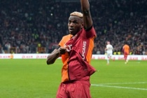 "Osimhen, 'Benim sadece formamı alırsın' dedi, Galatasaray formasını imzalayıp hediye etsin"