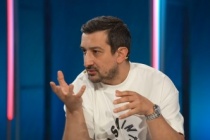 Serhat Akın: "Galatasaraylılar gitmesini istemiyor, elinle Galatasaray'a kupa verdin, ben senin peşinden niye geleyim?"