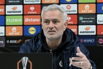 Jose Mourinho: "Galatasaray oyuncularının yaptığı saçmaydı, İngiltere'de bunu hayal edemezsin"