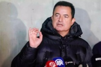 "Acun Ilıcalı arıyor ve o da 'Galatasaray'a transferini boz' diyor"