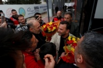 Okan Buruk ile Galatasaraylı taraftar arasında dikkat çeken diyalog