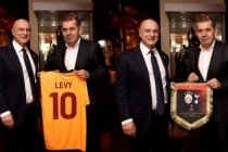 "Bu adamı nasıl bıraktığınızı anlamıyorum, çok özel bir futbolcu, Galatasaray'da çok memnunuz"