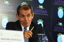 Dursun Özbek: "Dün görüştüm, Galatasaray için büyük bir değer, gelecek sezon çok büyük fayda sağlayacak"