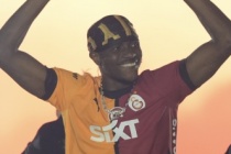 Victor Osimhen'den Galatasaraylı taraftarların "Bizimle kal" tezahüratına cevap geldi!