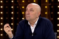 Sinan Engin: "Fenerbahçe'de ben olsam hiç vermem, Galatasaray da göndermiyor, kendi isteğiyle gidiyorlar"