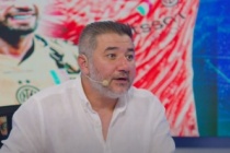 Ali Naci Küçük: "Galatasaray yıllık 7 milyon Euro teklif etti, biri de Galatasaray'a 'Evet' dedi ve bekliyor"