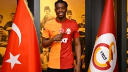 Galatasaray'ın yeni sol beki Derrick Köhn!