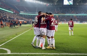 "Galatasaray, Trabzonspor'dan iki yıldız alacak, iki oyuncuyu da verecek"