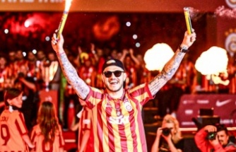 Galatasaray'ın şampiyonluk kutlamasında Edin Dzeko sürprizi
