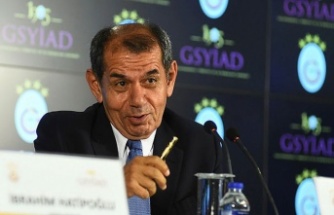 Dursun Özbek: "Dün görüştüm, Galatasaray için büyük bir değer, gelecek sezon çok büyük fayda sağlayacak"