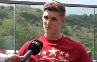 Elias Jelert: "Beni ısrarla istediklerini söyledi, görüşmek için sezonun bitmesi gerektiğini söyledim"